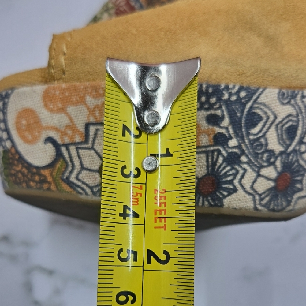 Lucky Brand Yellow Suede Platform Heels Size 7.5 - Picture 9 of 15
